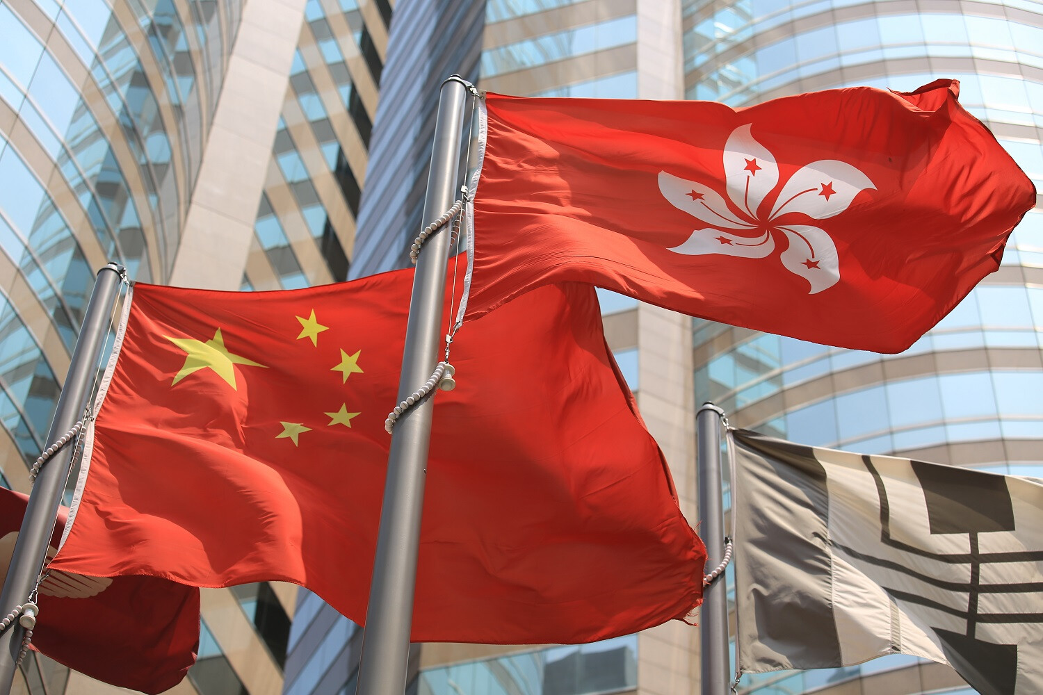 Blockchain Adoption: Hong Kong Exchange Launches New Settlement Platform to Connect with Users in China